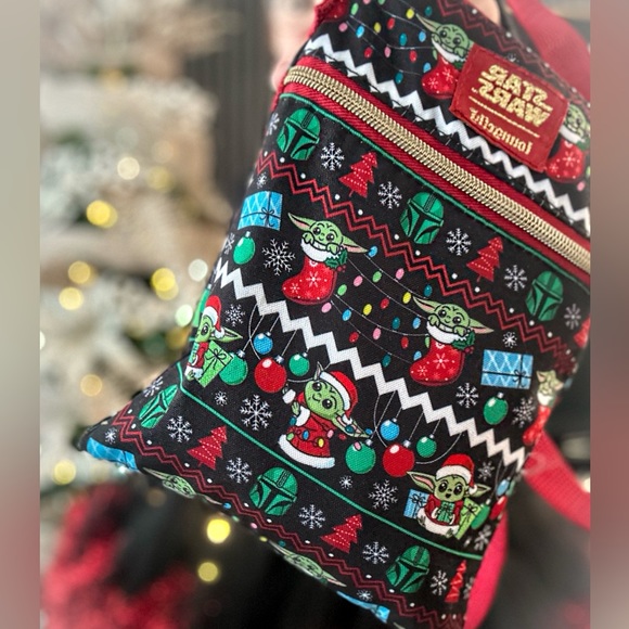 Loungefly Disney Star Wars the Mandalorian baby Yoda crossbody bag Christmas - Picture 3 of 4